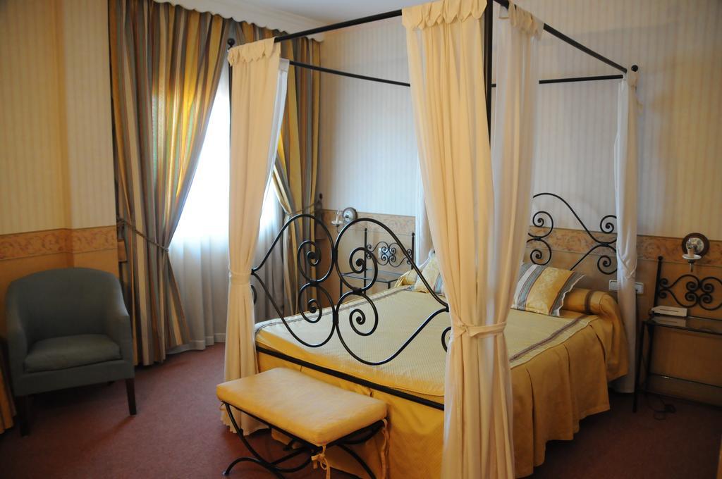 Hotel Las Yucas Atarfe Kültér fotó